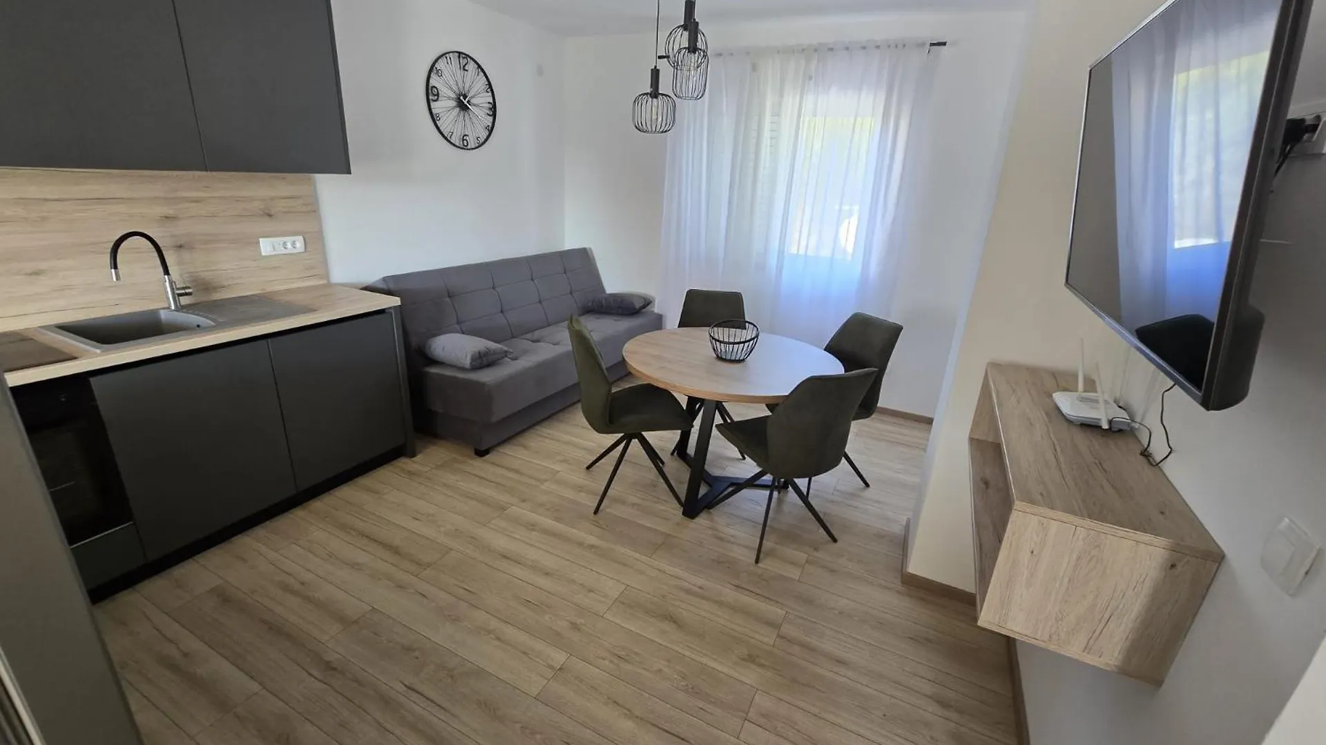 Apartments Pavic Sukošan